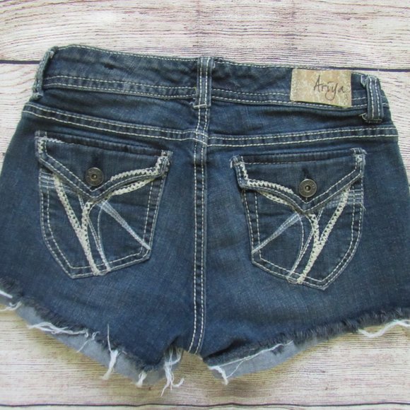*2/$30* Ariya Distressed Jean Shorts - Picture 5 of 6